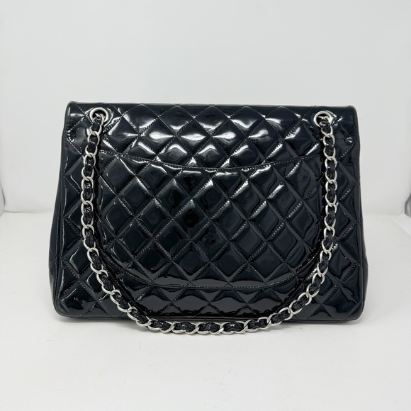Chanel Black Patent Maxi Classic Double Flap bag - Picture 4 of 13